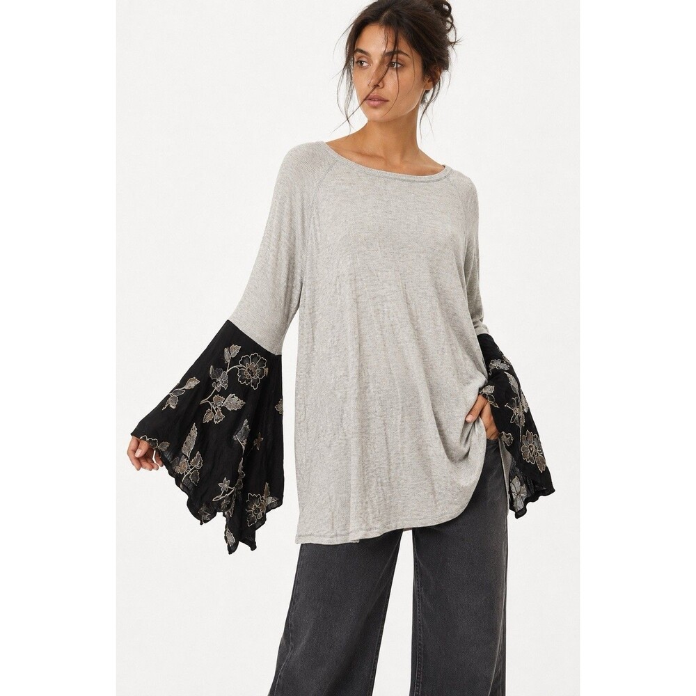 Hummingbird Anthropologie Gray Embroidered Bell Sleeve Tunic Top Size L NWT
